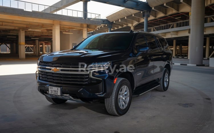 Blau Chevrolet Tahoe zur Miete in Dubai