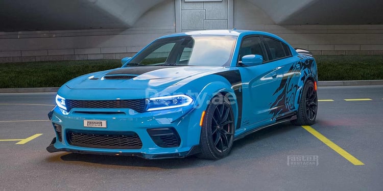 أزرق Dodge Charger للإيجار في أبو ظبي 0