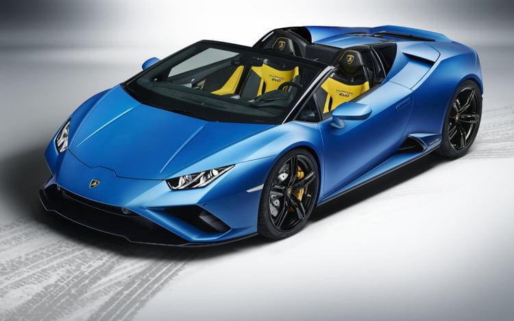 Azul Lamborghini Huracan Evo en alquiler en Dubai