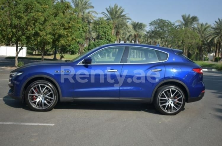 Blue Maserati Levante S for rent in Abu-Dhabi 0