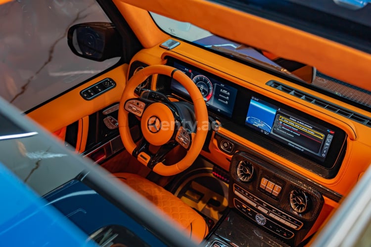 Azul Mercedes G63 Brabus Hermes en alquiler en Abu-Dhabi 4