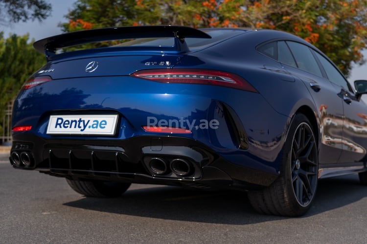 Bleue Mercedes GT63 en location à Abu-Dhabi 5