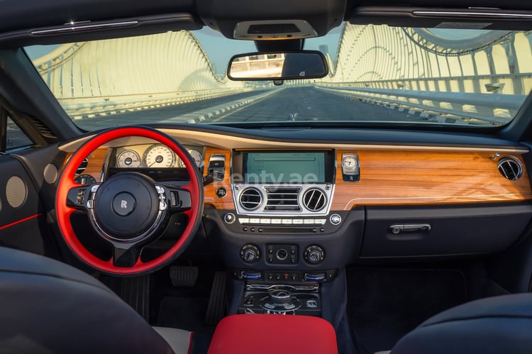 Weiß Rolls Royce Dawn, Exclusive 3-color interior zur Miete in Abu-Dhabi 4