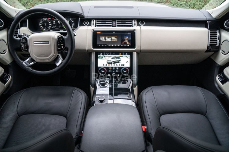 بنى Range Rover Vogue للإيجار في دبي 4