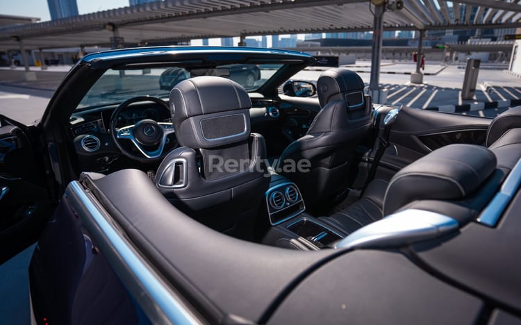 Azul Oscuro Mercedes S560 convert en alquiler en Dubai 5