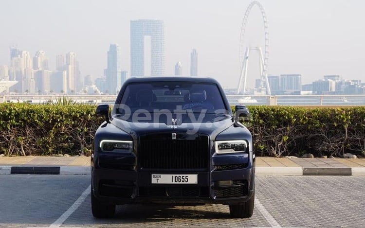 Bleu Foncé Rolls Royce Cullinan Mansory en location à Abu-Dhabi