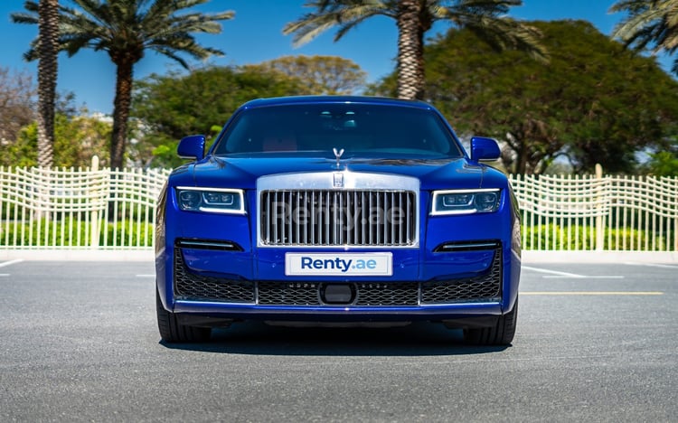 Bleu Foncé Rolls Royce Ghost en location à Sharjah 0