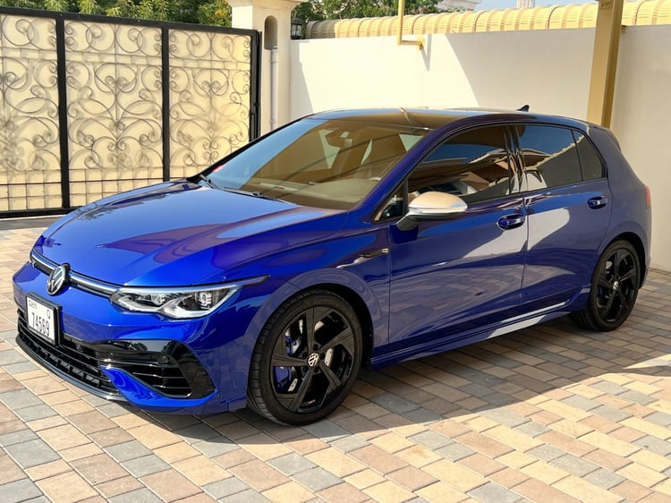 Bleu Foncé Volkswagen Golf R en location à Abu-Dhabi 3