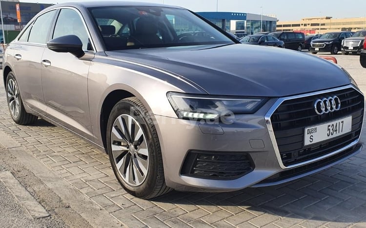 Gris Foncé Audi A6 en location à Abu-Dhabi