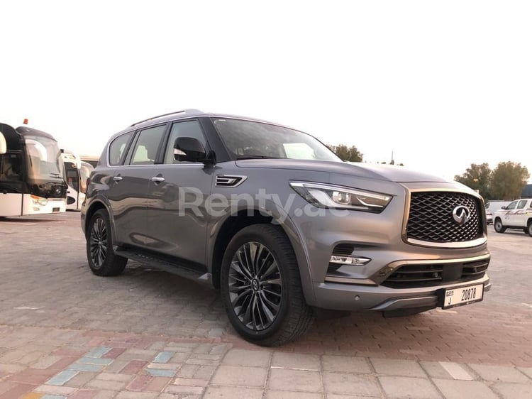 Gris Oscuro Infiniti QX 80 en alquiler en Dubai 5