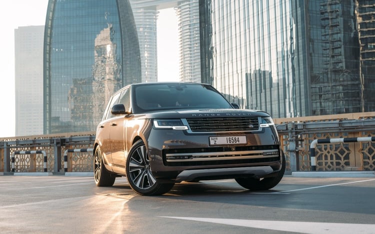 Gris Oscuro Range Rover Vogue HSE en alquiler en Abu-Dhabi