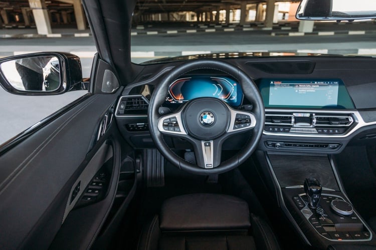 verde BMW 430i cabrio in affitto a Abu-Dhabi 4