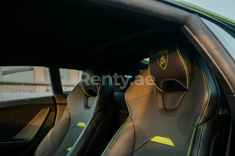 Green Lamborghini Evo for rent in Abu-Dhabi 4