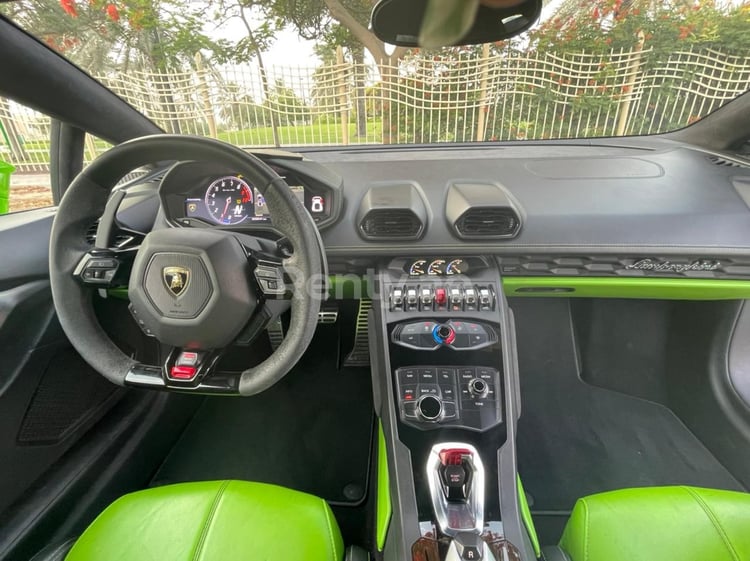 Green Lamborghini Huracan for rent in Abu-Dhabi 3