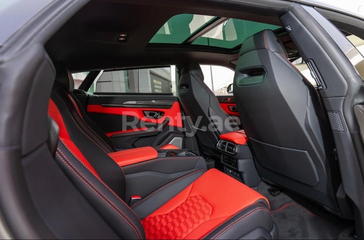 Серый Lamborghini Urus V8TT в аренду в Дубай 4