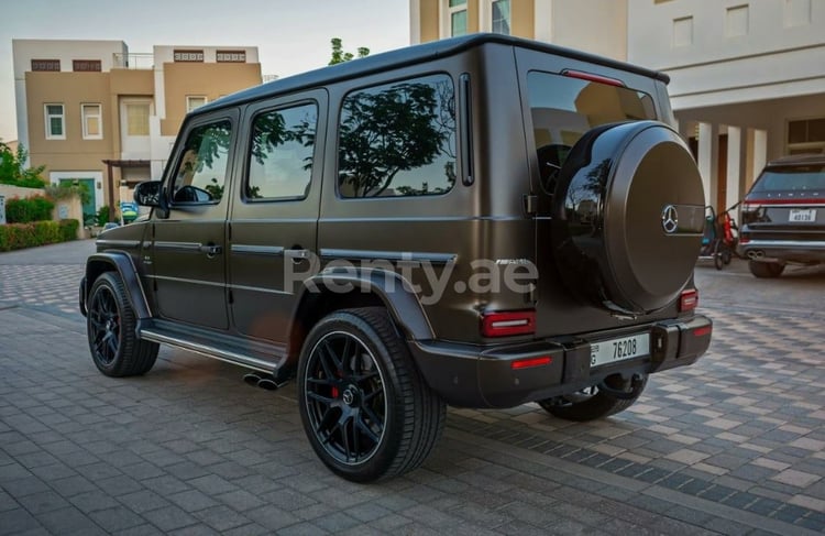 Green Mercedes G class for rent in Dubai 2