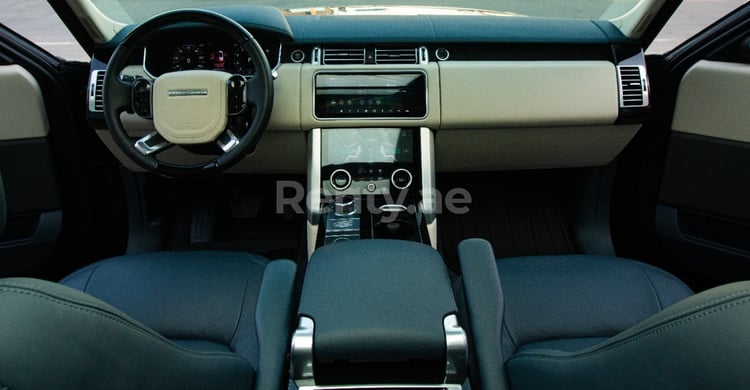 Green Range Rover Vogue L for rent in Abu-Dhabi 2