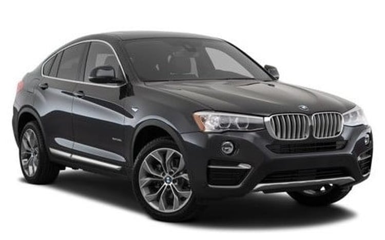 اللون الرمادي BMW X4 للإيجار في دبي