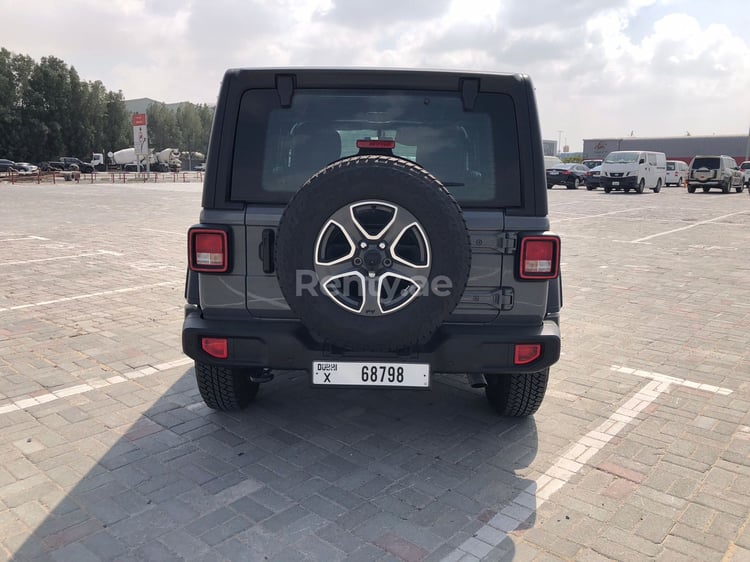 Grey Jeep Wrangler Unlimited Sports for rent in Abu-Dhabi 7