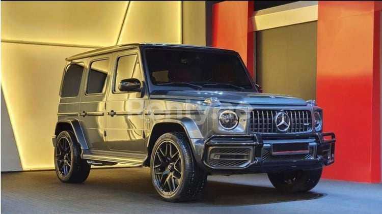 Grigio Mercedes G class in affitto a Abu-Dhabi 0