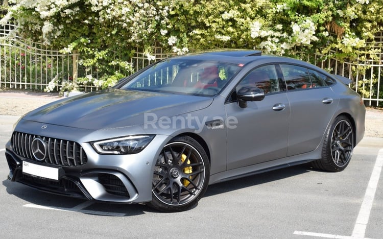 Grau Mercedes GT 63 AMG zur Miete in Abu-Dhabi