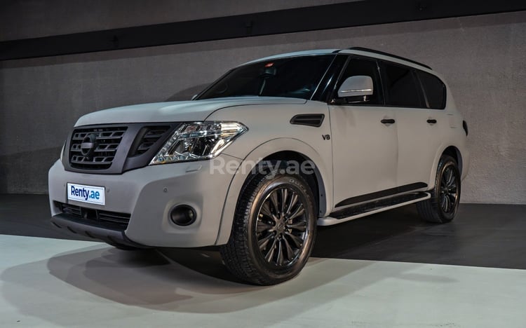 Grey Nissan Patrol V8 for rent in Abu-Dhabi