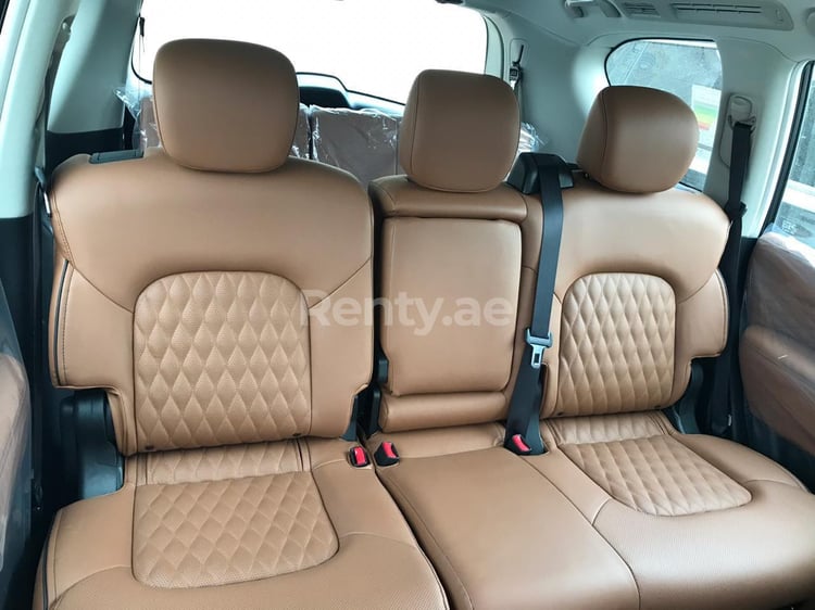 White Infiniti QX80 for rent in Abu-Dhabi 5