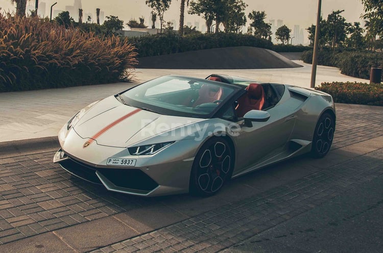 Серебро Lamborghini Huracan Spyder LP-610 в аренду в Дубай 8