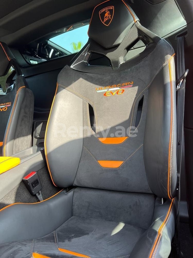 Arancia Lamborghini Evo in affitto a Dubai 6