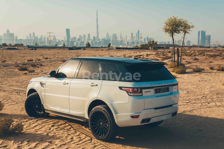 أبيض Range Rover Sport للإيجار في الشارقة 5