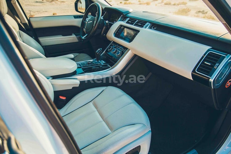 أبيض Range Rover Sport للإيجار في دبي 8