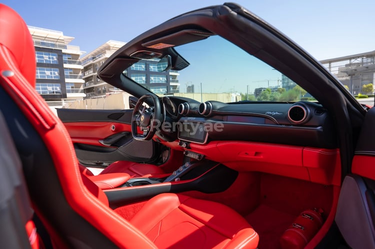 Red Ferrari Portofino Rosso BLACK ROOF for rent in Abu-Dhabi 7