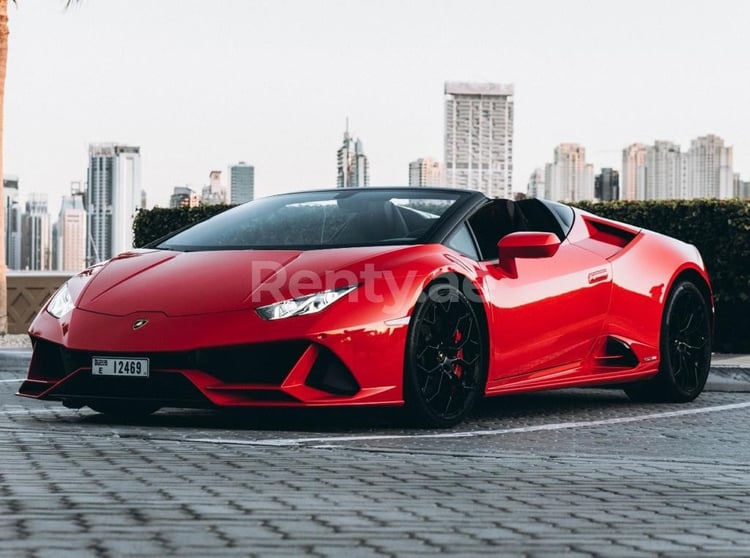 rojo Lamborghini Evo Spyder en alquiler en Abu-Dhabi 0