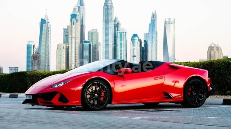 rojo Lamborghini Evo Spyder en alquiler en Abu-Dhabi 1