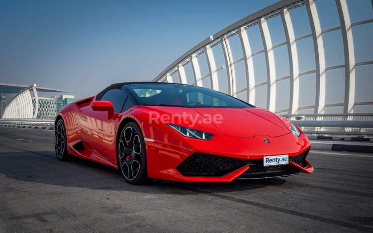 在迪拜租赁红色 Lamborghini Huracan Spyder