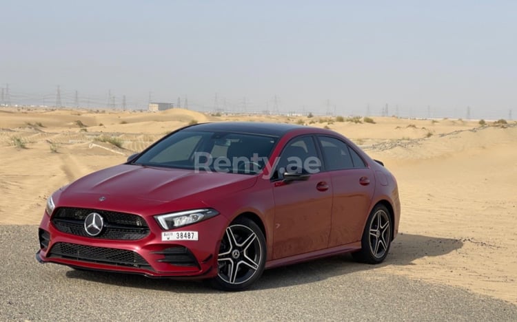 Rot Mercedes A Class AMG zur Miete in Abu-Dhabi