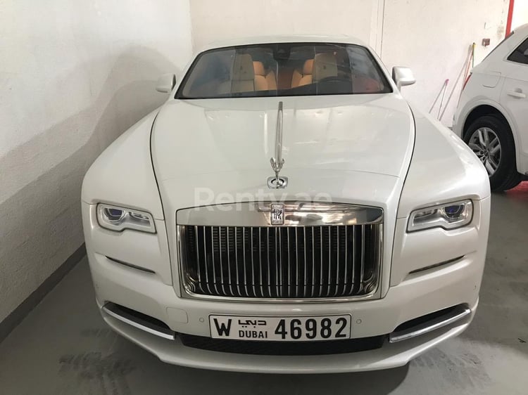 Bianca Rolls Royce Wraith in affitto a Dubai 0