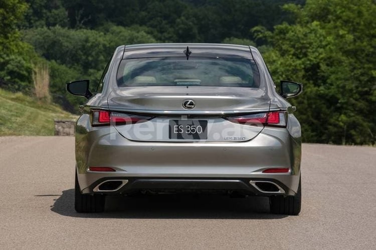 Plata Lexus ES Series en alquiler en Sharjah 15