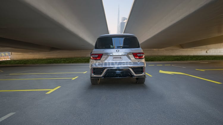 Argent Nissan Patrol hawk kit en location à Abu-Dhabi 2