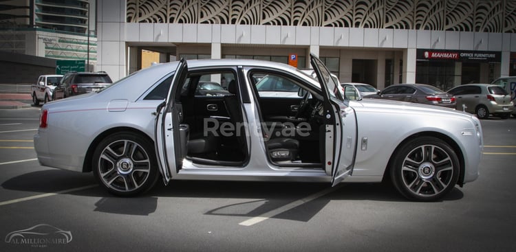 Silver Grey Rolls Royce Ghost for rent in Dubai 5