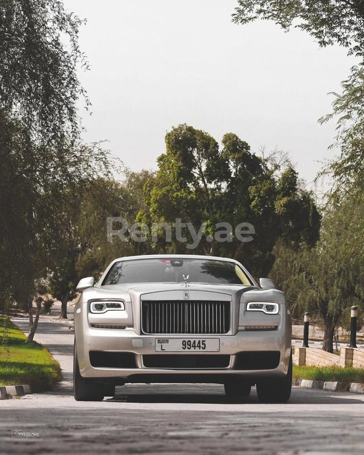 Silver Rolls Royce Ghost for rent in Abu-Dhabi 7