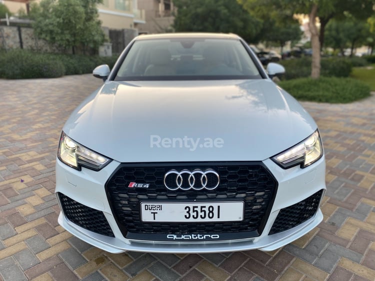 White Audi A4 RS4 Bodykit for rent in Abu-Dhabi 0