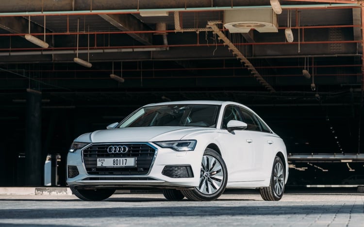 أبيض Audi A6 للإيجار في أبو ظبي