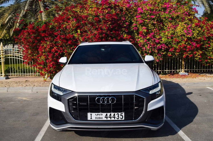 White Audi Q8 for rent in Dubai 0