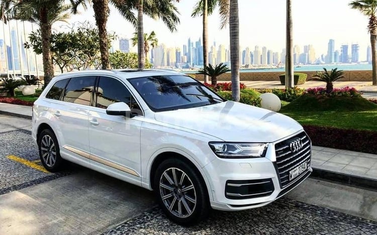 White Audi Q7 for rent in Abu-Dhabi