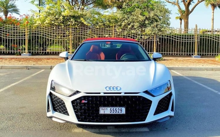 White Audi R8 Spyder V10 for rent in Dubai