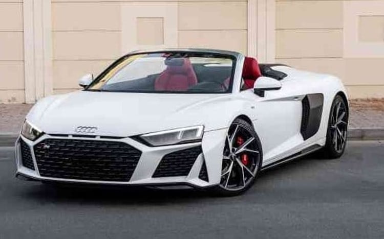 أبيض Audi R8 للإيجار في دبي