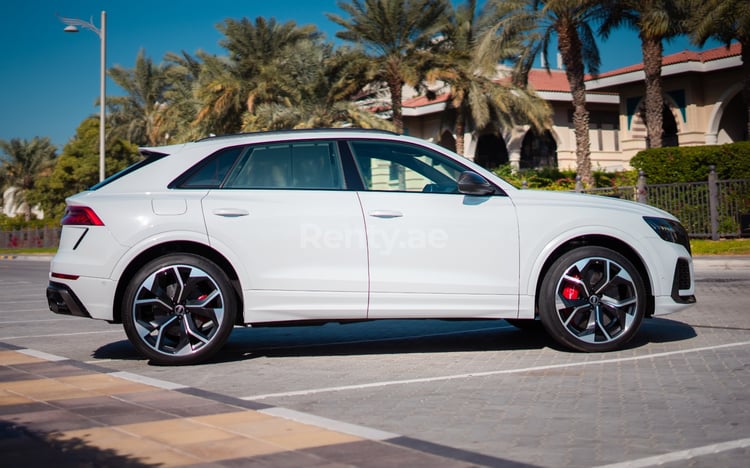 White Audi RSQ8 for rent in Abu-Dhabi 6