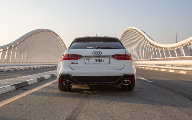 White Audi RS6 for rent in Dubai 2