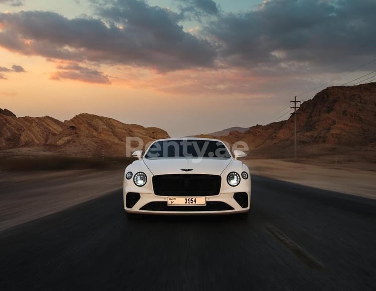 أبيض Bentley Continental GT للإيجار في الشارقة 3